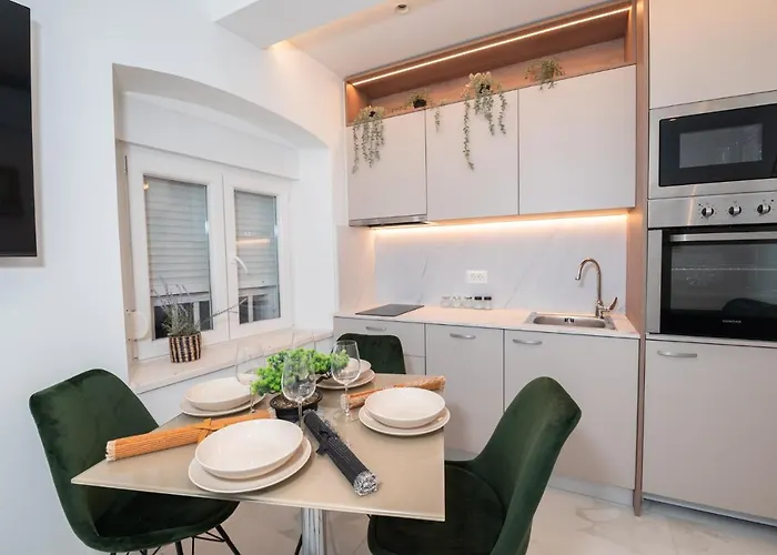 Apartament Canta *